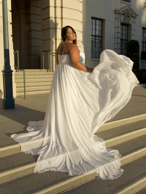 Essense of Australia - D3636 (Plus Size) Wedding Dress