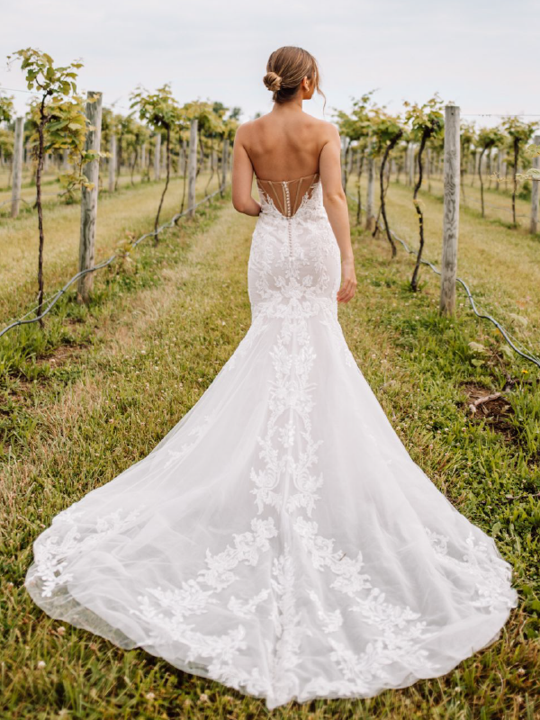 Essense of Australia - D3647 Wedding Dress